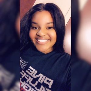 Meet your Posher, Brittney